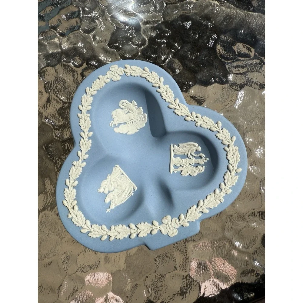 Wedgwood Blue Jasperware Clover Procession Pegasus‎ Trinket Dish 4 1/2